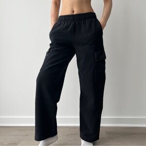 Aritzia Tna Cozy Fleece Mega Cargo Oversized Wide-Leg Sweatpants Black 2XS Short